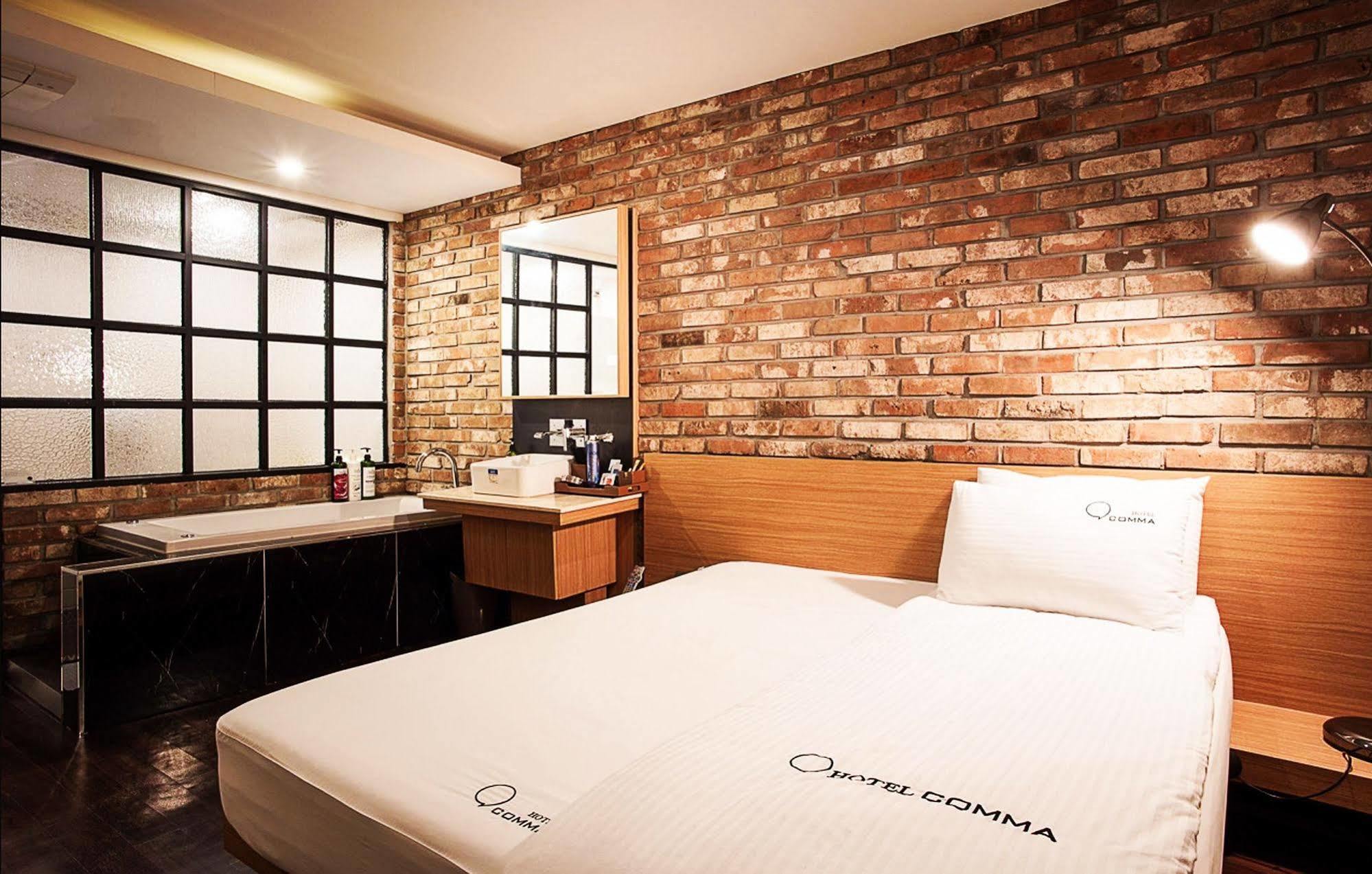 Comma Hotel Busan Buitenkant foto