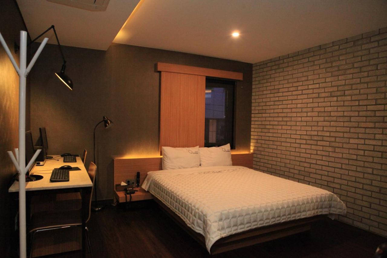 Comma Hotel Busan Buitenkant foto